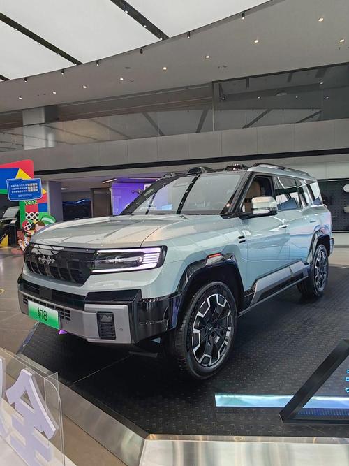 成都63比亚迪方程豹硬派越野的爆款，英菲尼迪35周年与你共成长